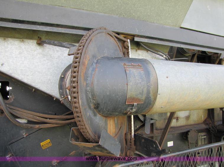 image for item 3455 1980 Gleaner L2 combine