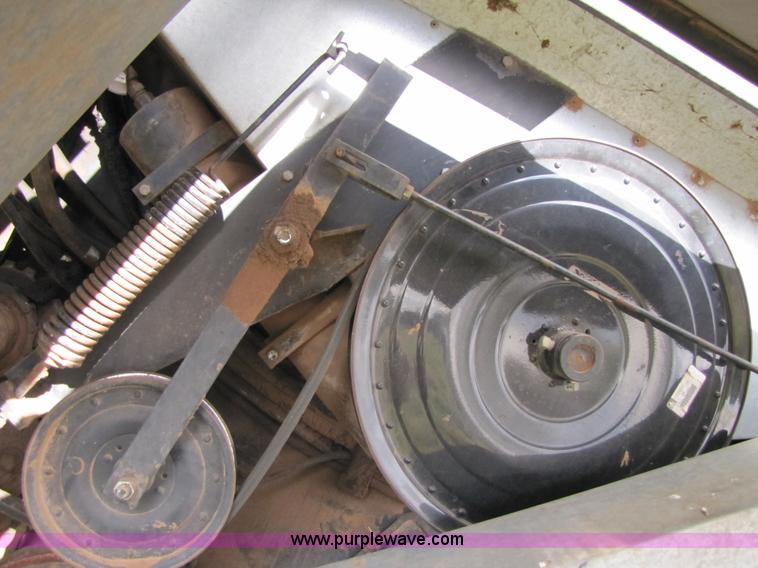 image for item 3455 1980 Gleaner L2 combine