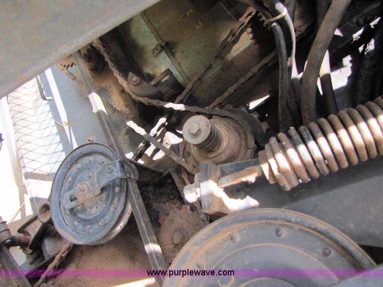 image for item 3455 1980 Gleaner L2 combine