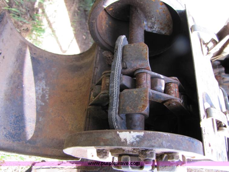 image for item 3455 1980 Gleaner L2 combine