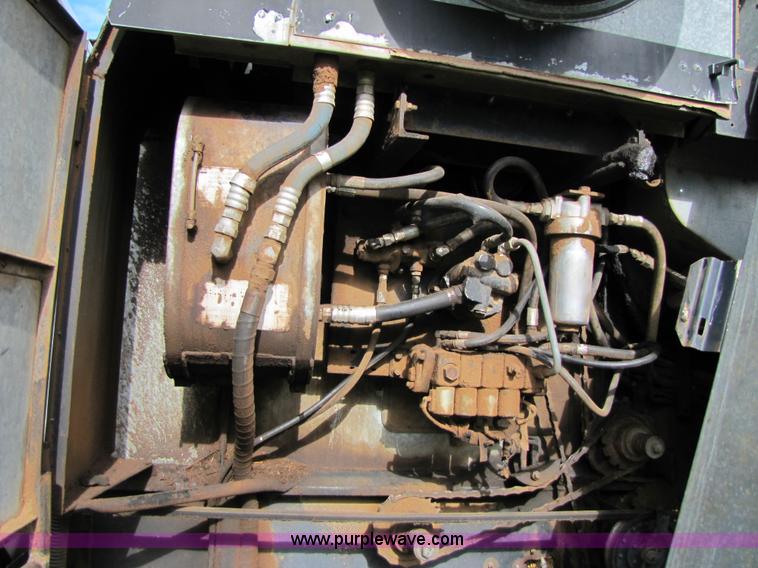 image for item 3455 1980 Gleaner L2 combine