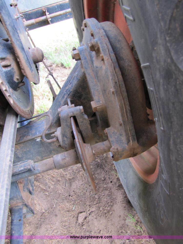 image for item 3455 1980 Gleaner L2 combine