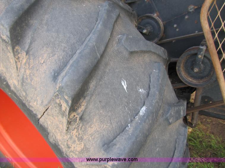 image for item 3455 1980 Gleaner L2 combine