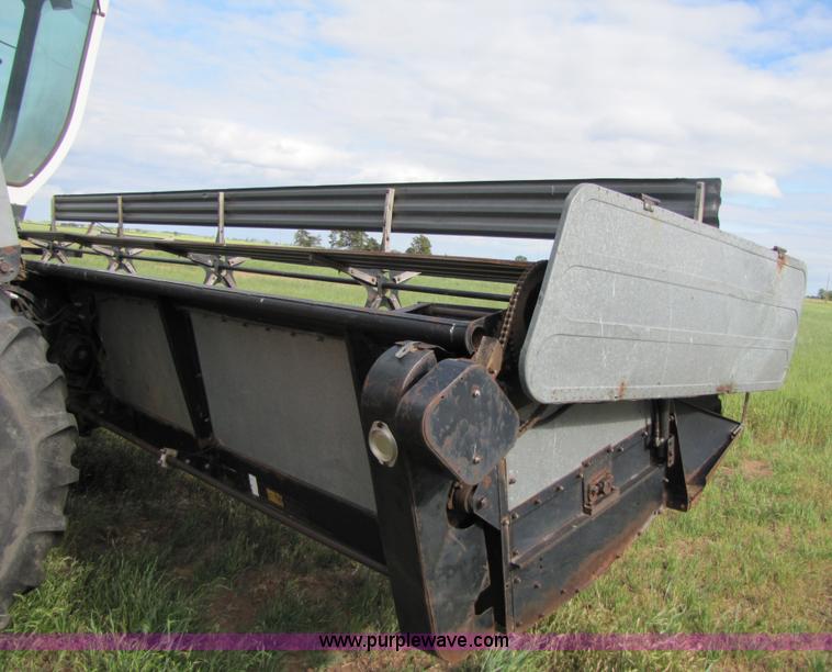 image for item 3455 1980 Gleaner L2 combine