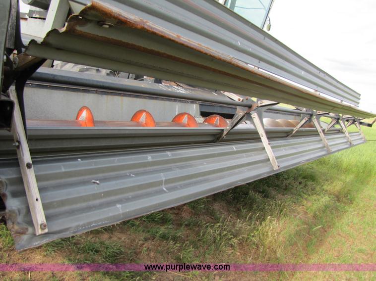 image for item 3455 1980 Gleaner L2 combine