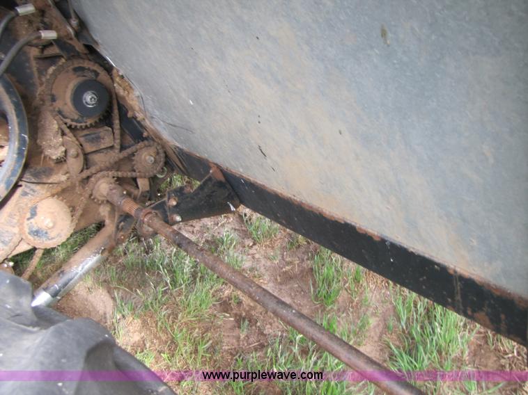 image for item 3455 1980 Gleaner L2 combine