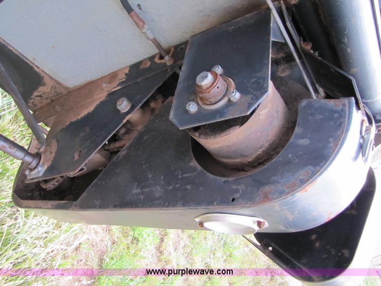 image for item 3455 1980 Gleaner L2 combine