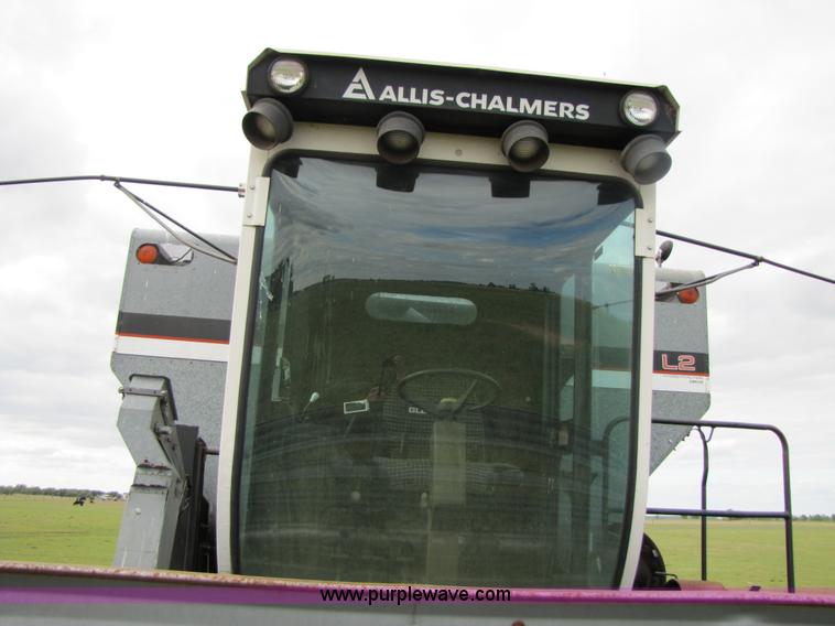 image for item 3455 1980 Gleaner L2 combine