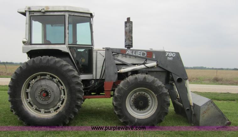 image for item 3878 1980 White 2-105 MFWD tractor