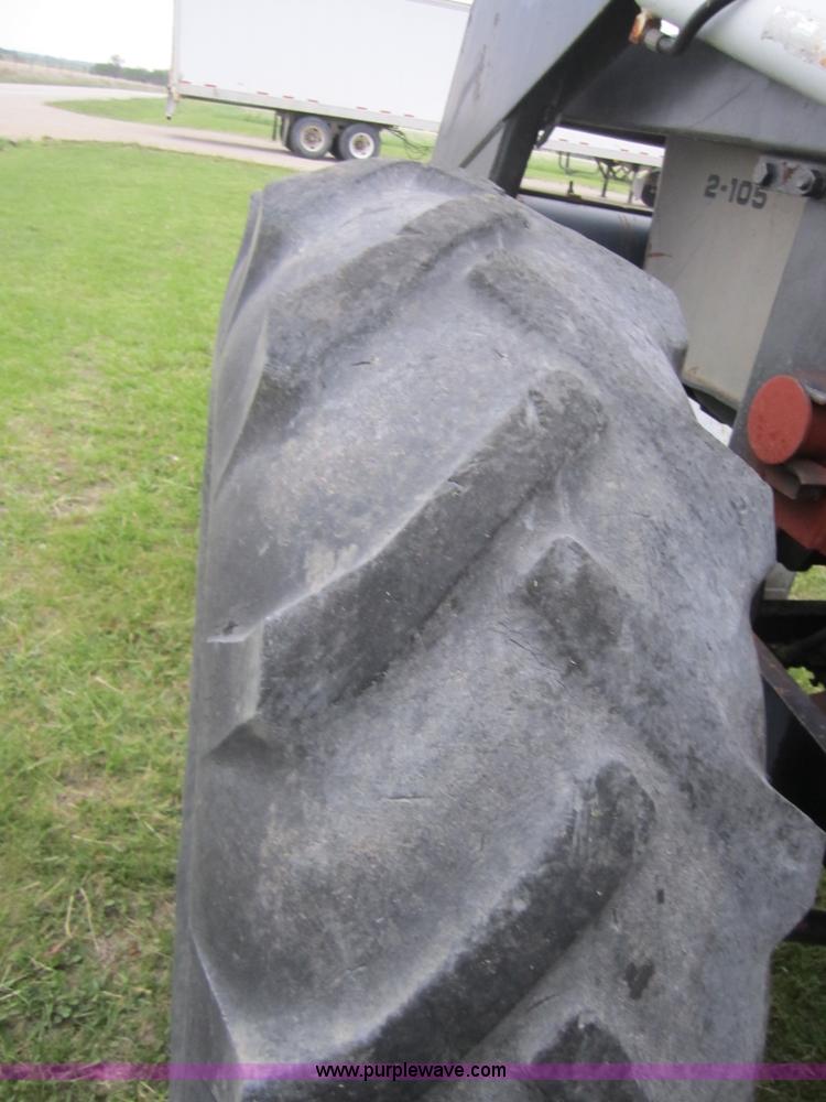 image for item 3878 1980 White 2-105 MFWD tractor