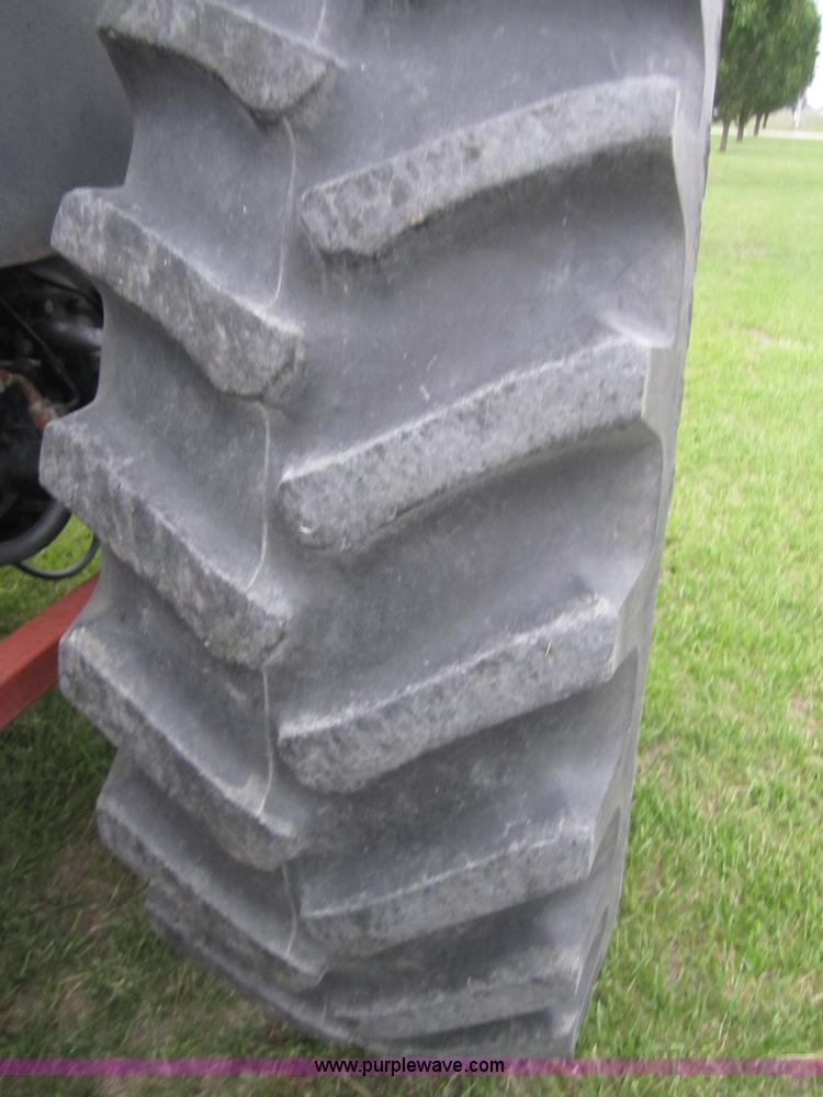 image for item 3878 1980 White 2-105 MFWD tractor