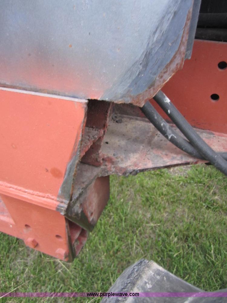 image for item 3878 1980 White 2-105 MFWD tractor