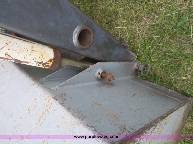 image for item 3878 1980 White 2-105 MFWD tractor