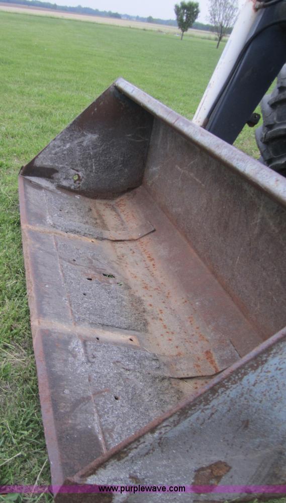 image for item 3878 1980 White 2-105 MFWD tractor