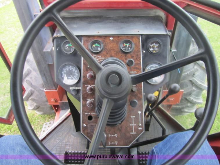 image for item 3878 1980 White 2-105 MFWD tractor