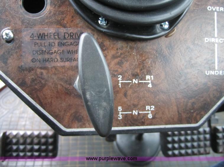 image for item 3878 1980 White 2-105 MFWD tractor