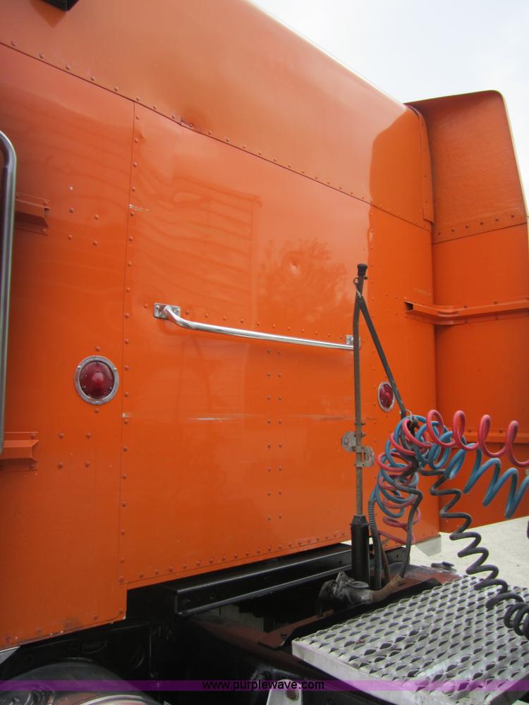 image for item 3885 1993 Peterbuilt 379 extended hood semi truck