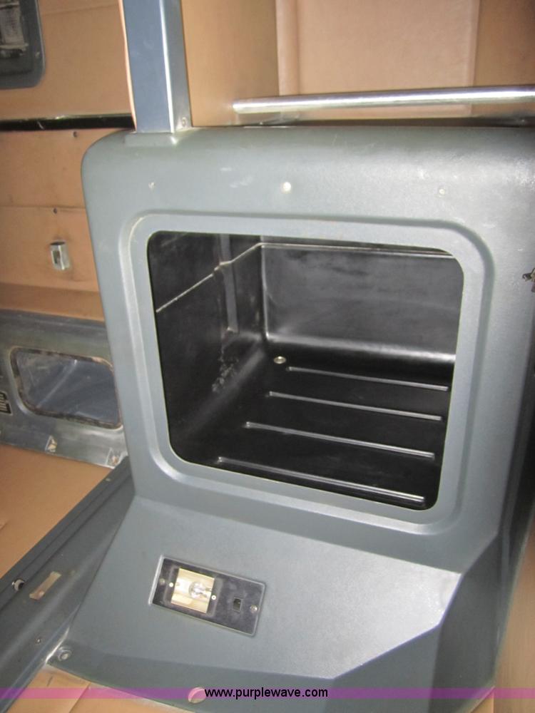 image for item 3885 1993 Peterbuilt 379 extended hood semi truck