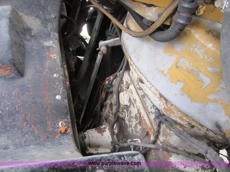 image for item 3885 1993 Peterbuilt 379 extended hood semi truck