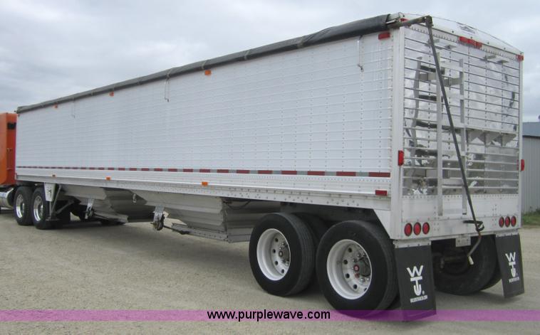 image for item 3886 1995 Wilson 43' double hopper grain trailer