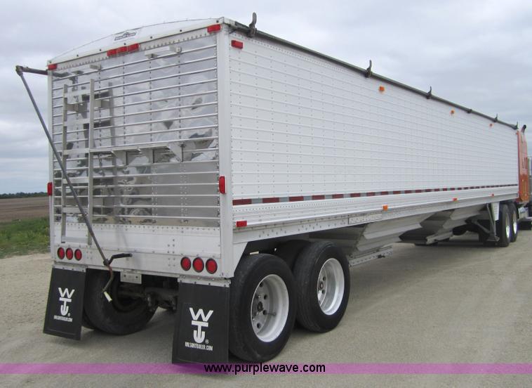 image for item 3886 1995 Wilson 43' double hopper grain trailer