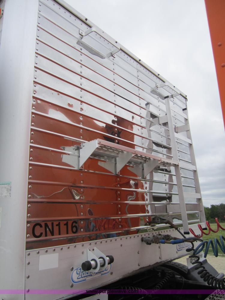 image for item 3886 1995 Wilson 43' double hopper grain trailer