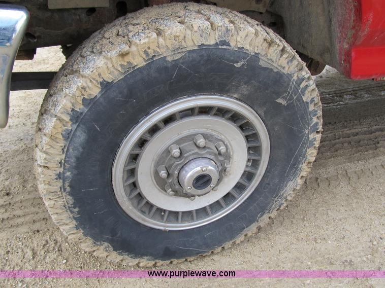 image for item 4105 1992 Ford F350 XL crew cab service truck
