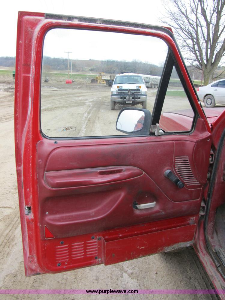 image for item 4105 1992 Ford F350 XL crew cab service truck