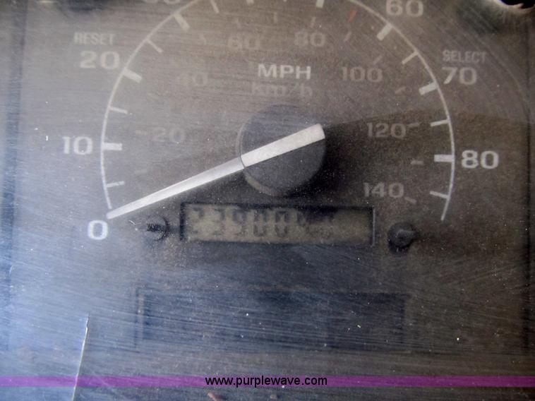 image for item 4105 1992 Ford F350 XL crew cab service truck