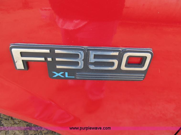 image for item 4105 1992 Ford F350 XL crew cab service truck