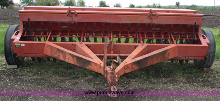 image for item 4715 International 5100 12' drill