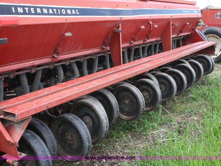 image for item 4715 International 5100 12' drill