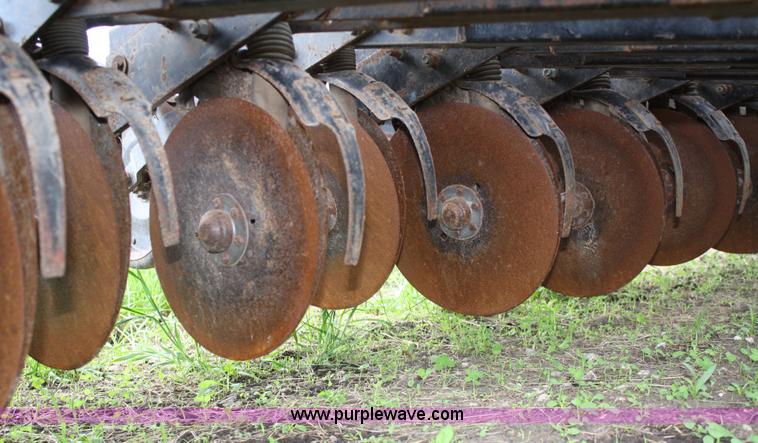 image for item 4715 International 5100 12' drill