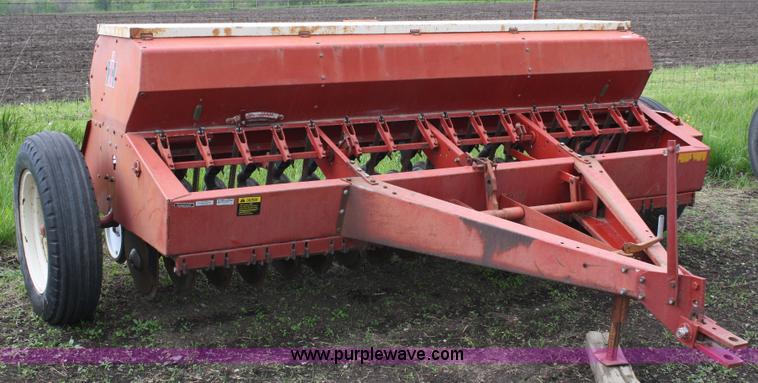 image for item 4716 International 510 drill