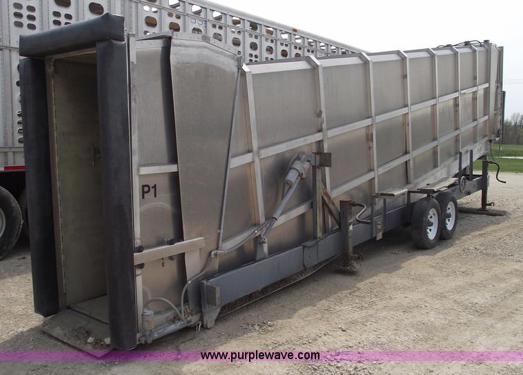 image for item 5374 35' aluminum towable livestock chute