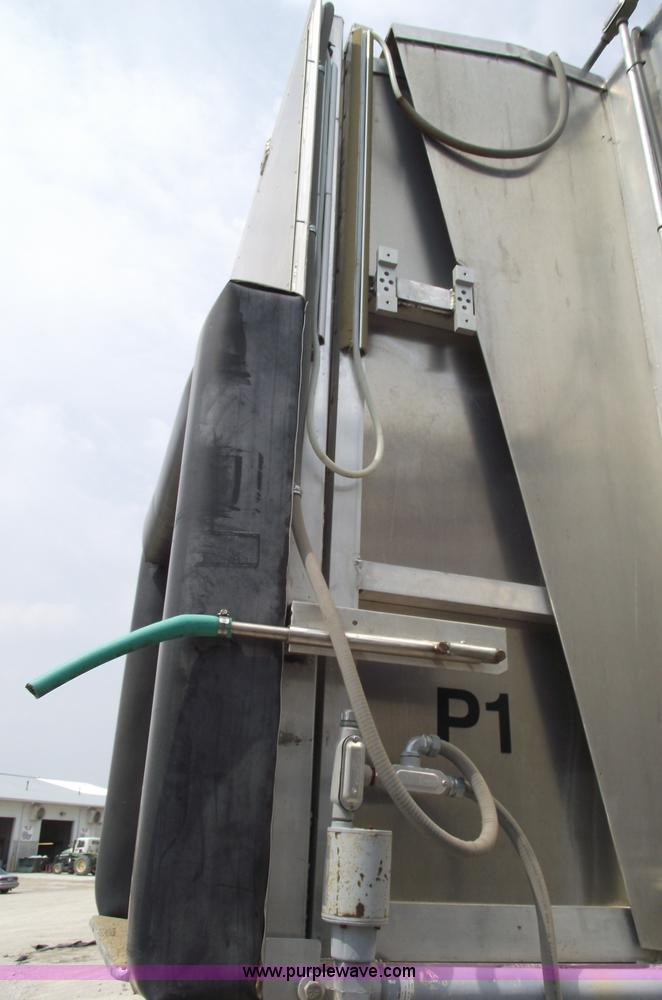 image for item 5374 35' aluminum towable livestock chute