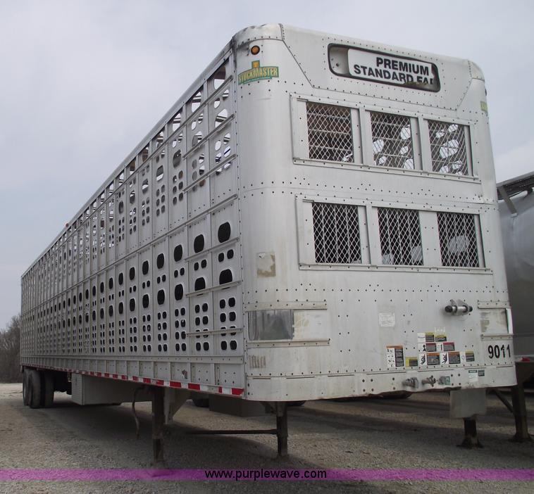 image for item 5375 2001 Wilson 53' double deck aluminum hog/stock trailer
