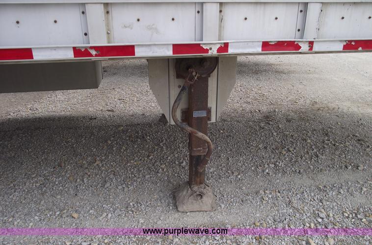 image for item 5375 2001 Wilson 53' double deck aluminum hog/stock trailer