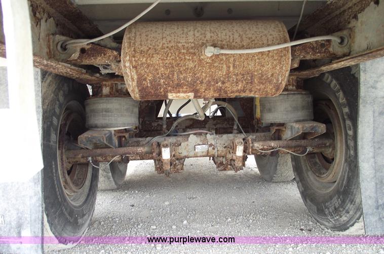 image for item 5375 2001 Wilson 53' double deck aluminum hog/stock trailer