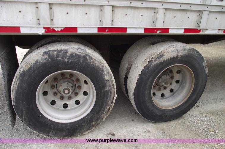 image for item 5375 2001 Wilson 53' double deck aluminum hog/stock trailer