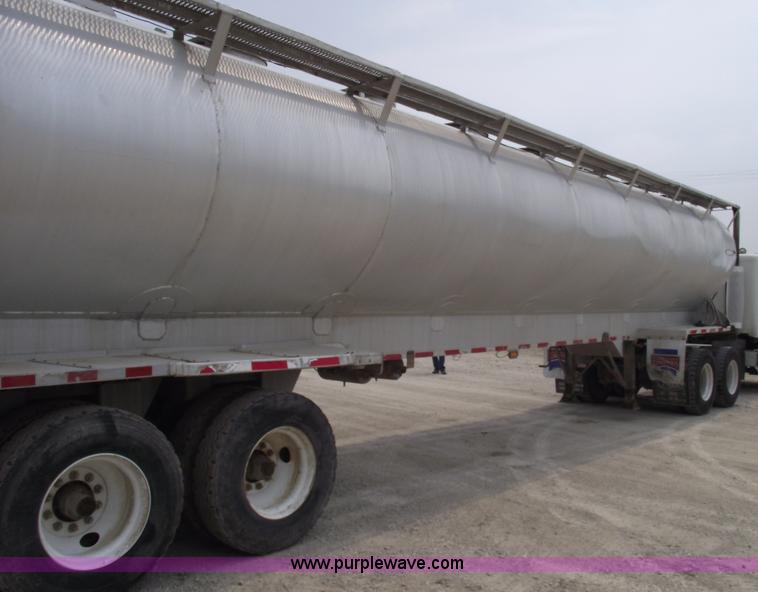 image for item 5376 1995 Ledwell 40' bulk feed trailer