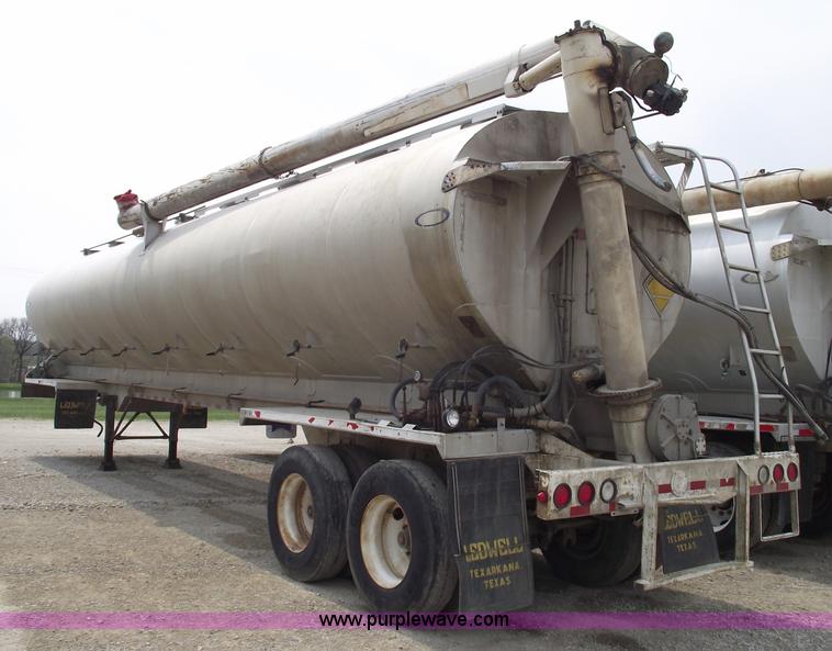 image for item 5377 1995 Ledwell 40' bulk feed trailer
