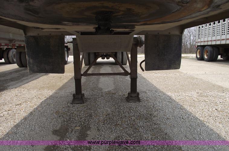 image for item 5377 1995 Ledwell 40' bulk feed trailer