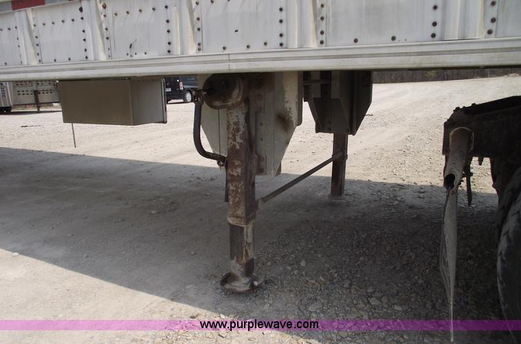 image for item 5382 1993 Wilson 50' double deck aluminum hog/stock trailer