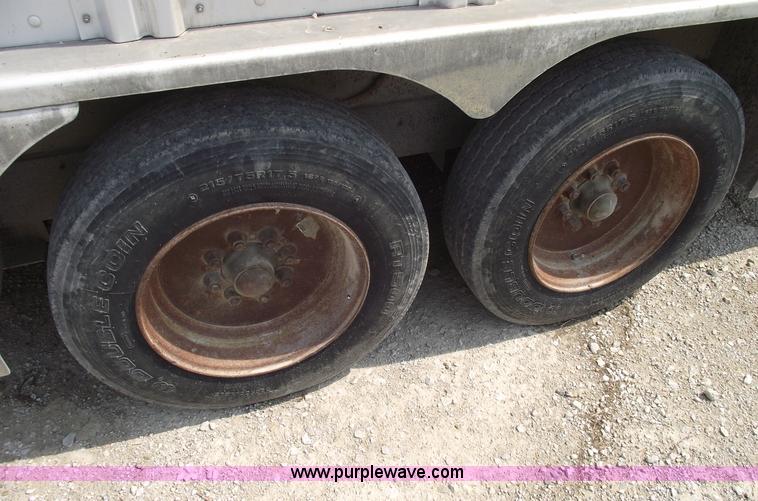 image for item 5383 1999 Wilson 830R 38' goose neck hog/stock trailer