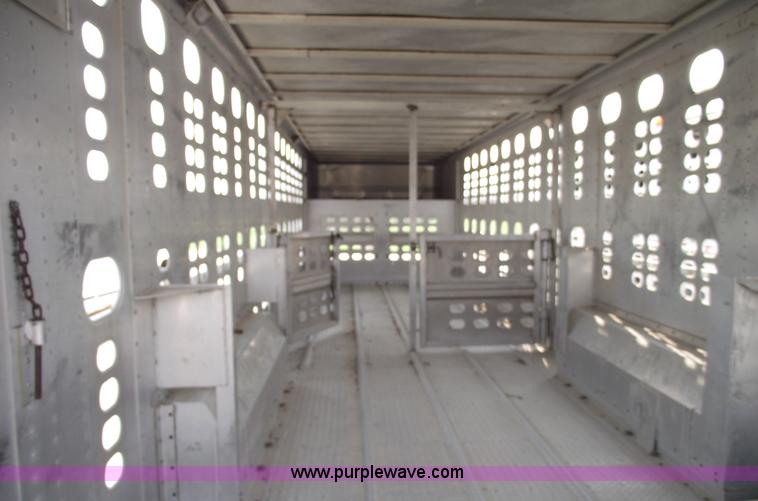 image for item 5384 1998 Wilson 830R 38' goose neck hog/stock trailer