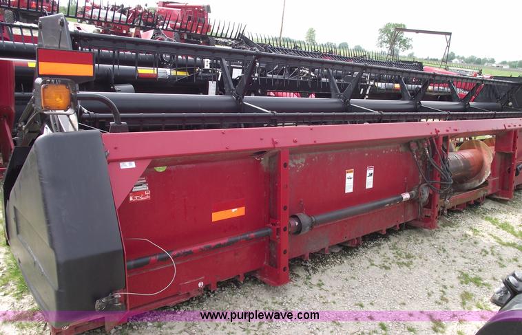 image for item 5546 2003 Case IH 1020 25' flex head