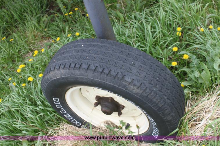 image for item 6214 1992 Melroe 220 spray coupe