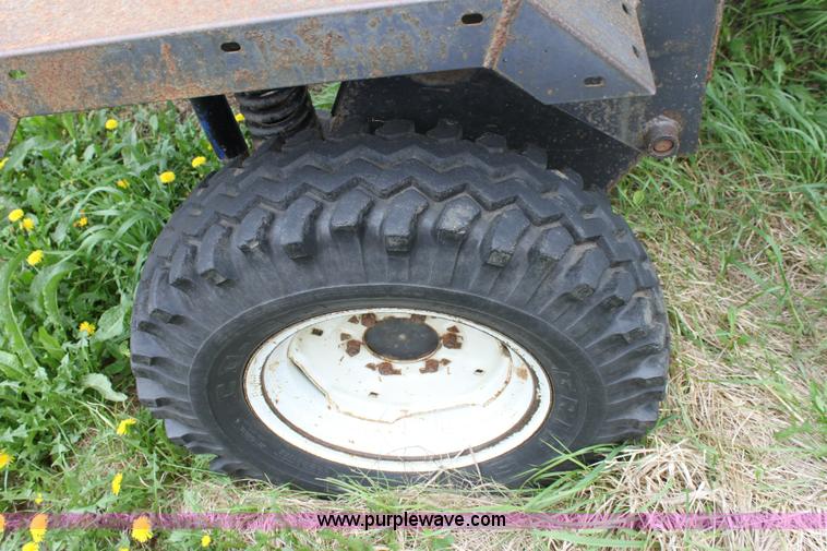 image for item 6214 1992 Melroe 220 spray coupe