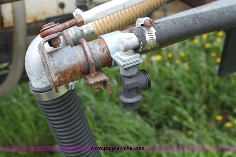 image for item 6214 1992 Melroe 220 spray coupe